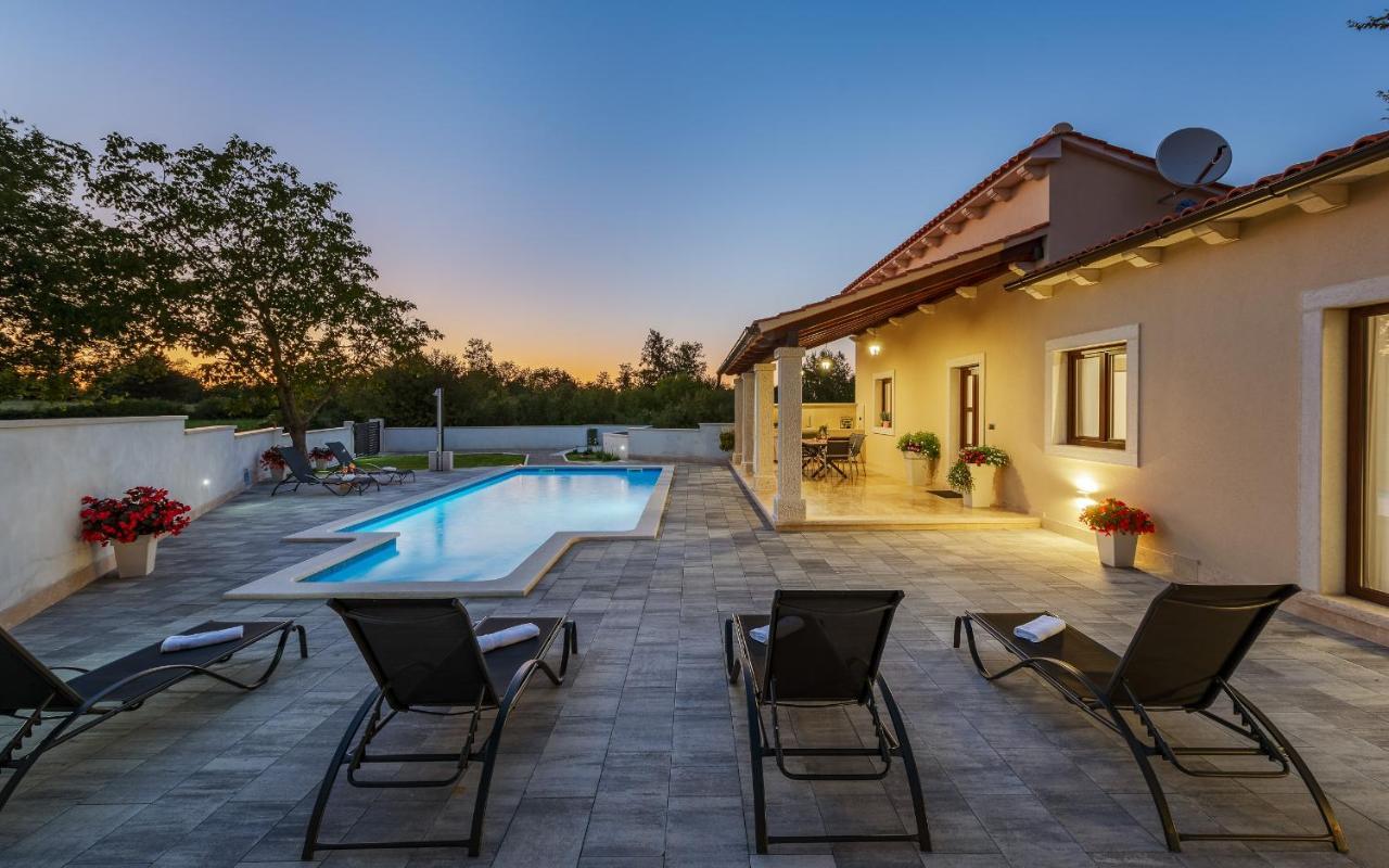 Villa Desapemani Žminj Kültér fotó