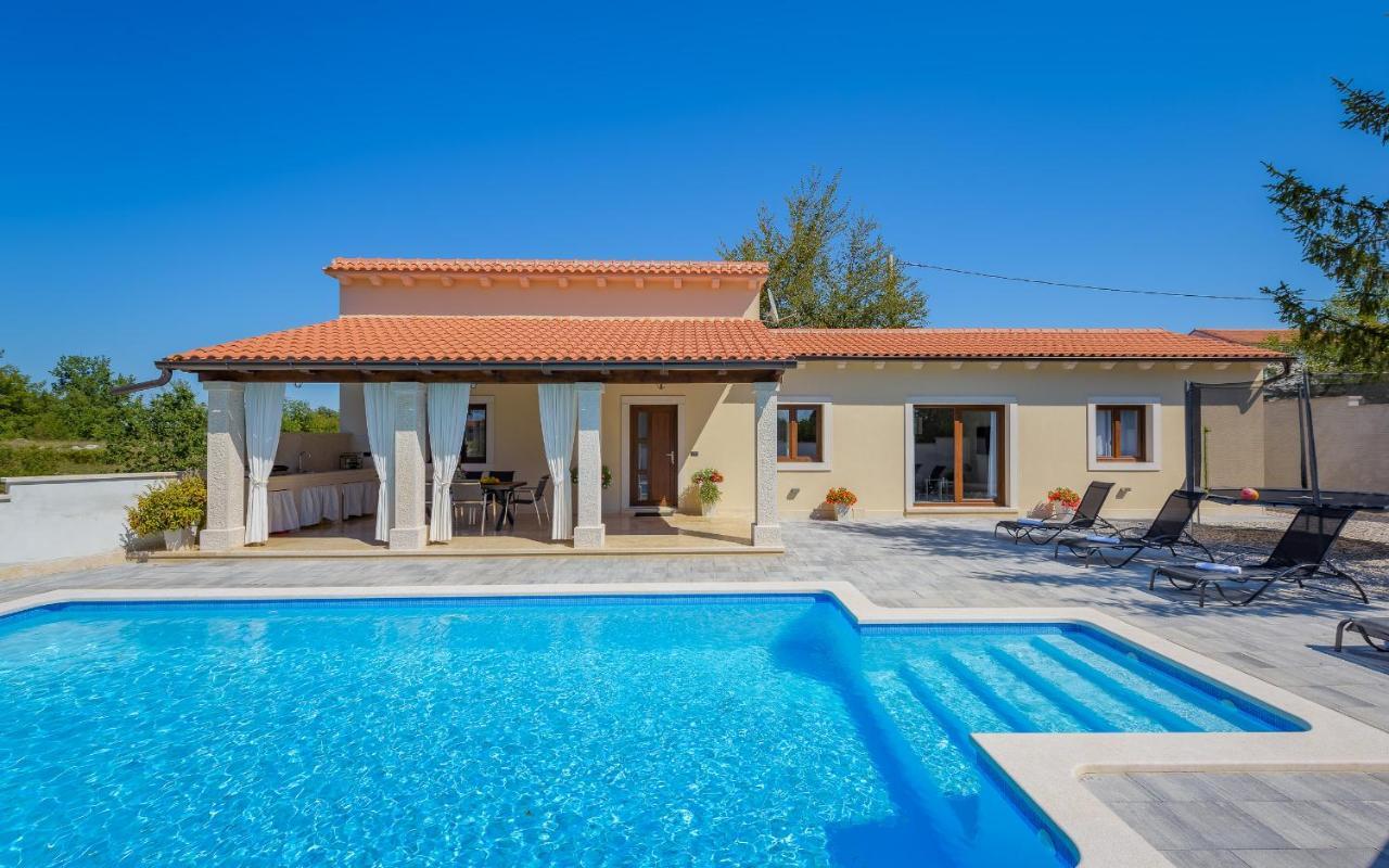 Villa Desapemani Žminj Kültér fotó
