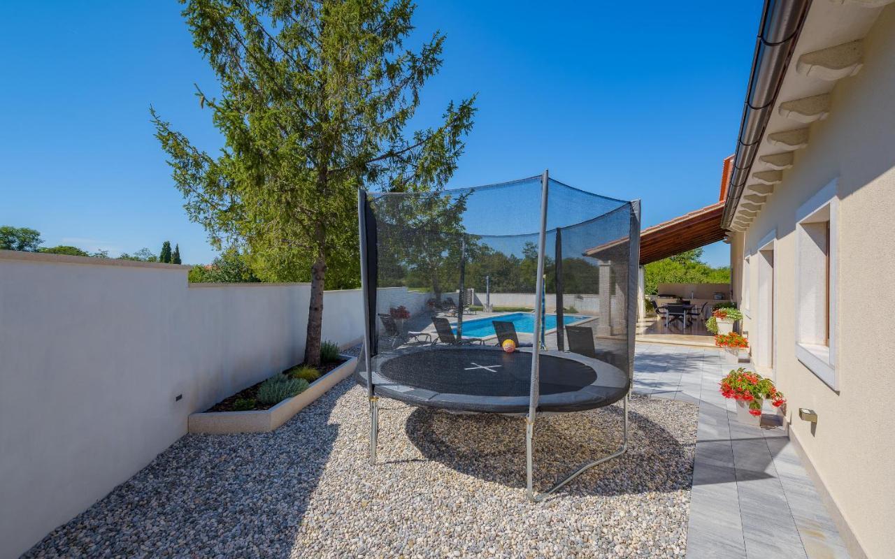 Villa Desapemani Žminj Kültér fotó