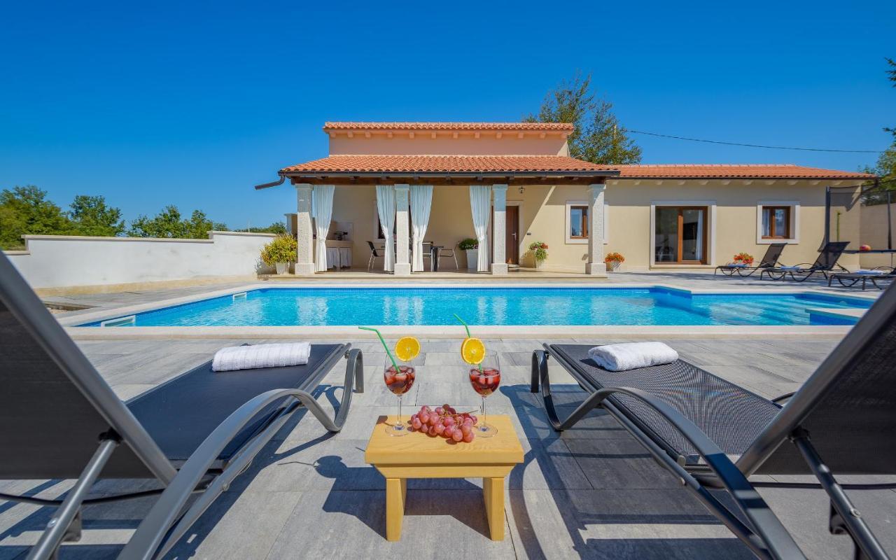 Villa Desapemani Žminj Kültér fotó