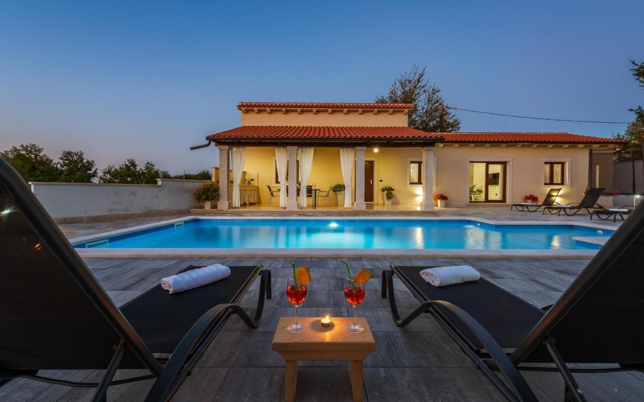 Villa Desapemani Žminj Kültér fotó