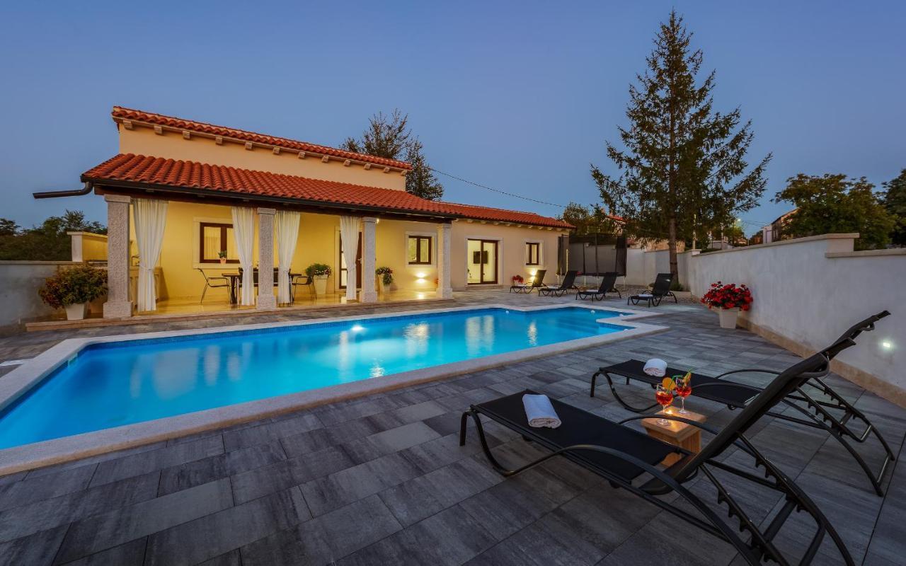 Villa Desapemani Žminj Kültér fotó