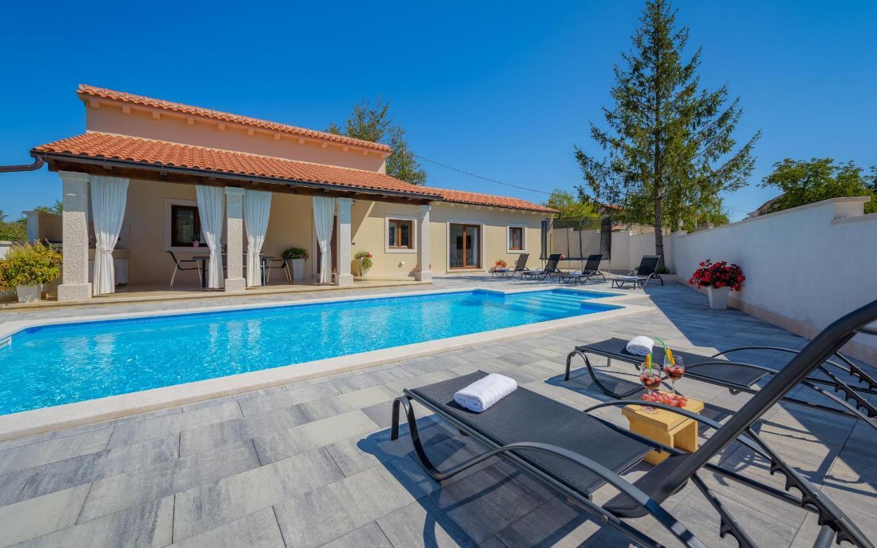 Villa Desapemani Žminj Kültér fotó
