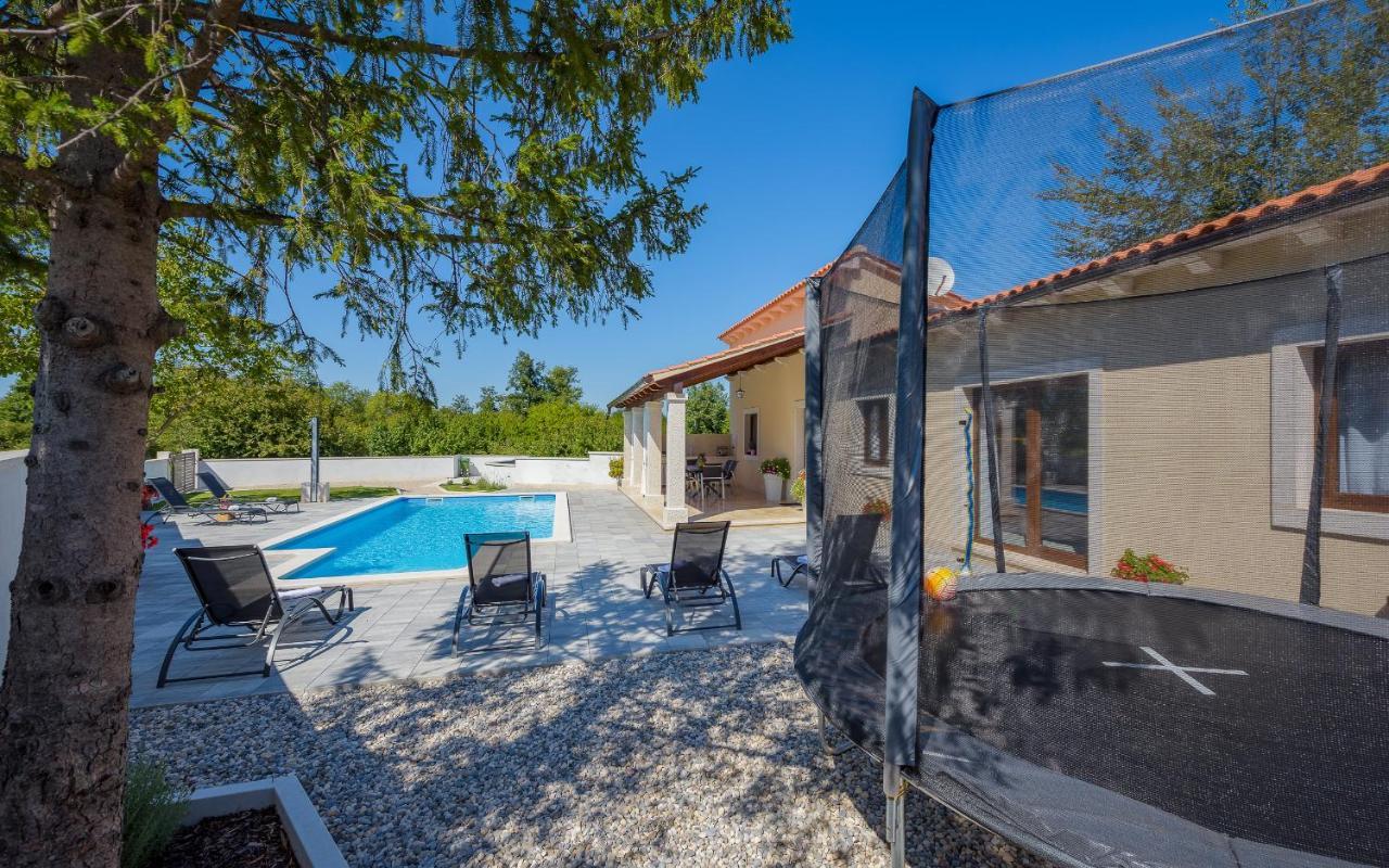 Villa Desapemani Žminj Kültér fotó